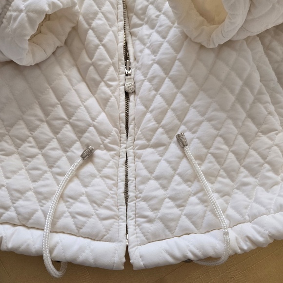 Womens size XS white jacket with hood. - Picture 7 of 13